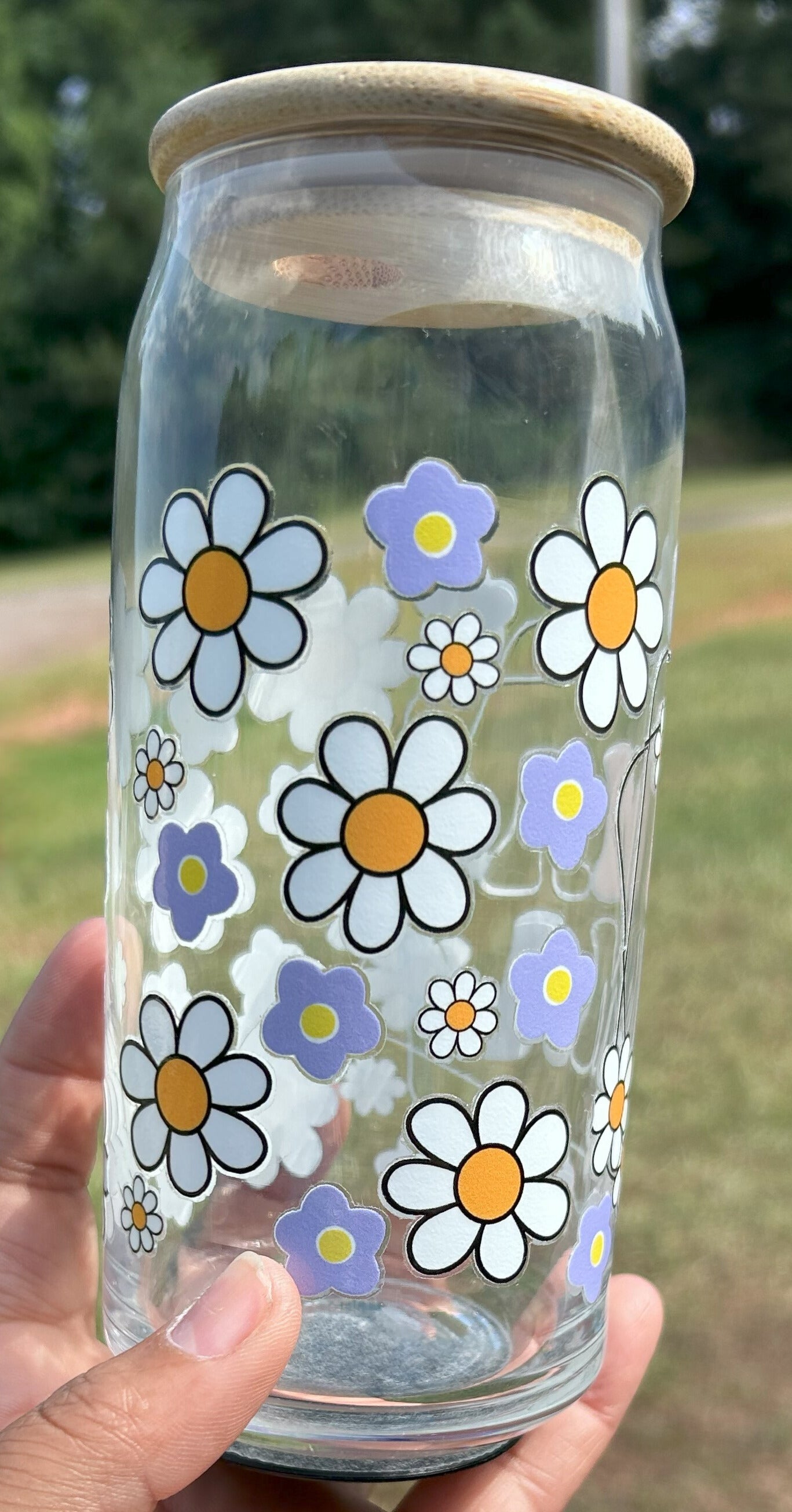 Mama 20oz Daisy Glass Can
