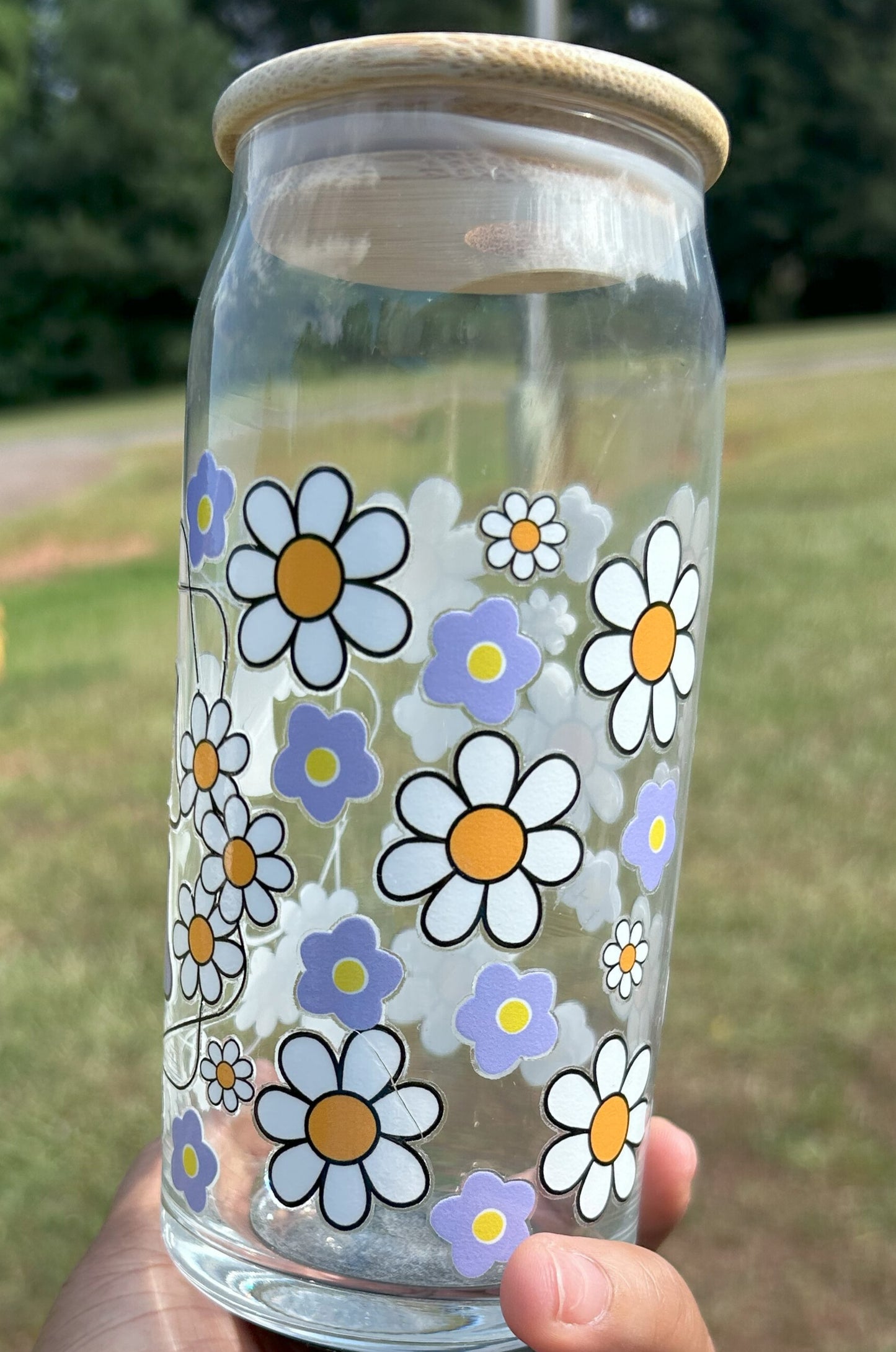 Mama 20oz Daisy Glass Can
